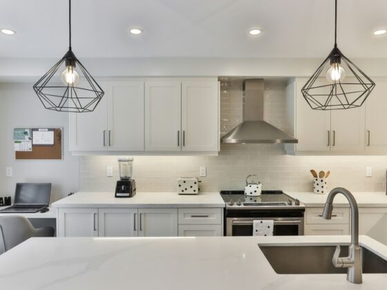 featured image - Popular Styles for White Kitchens: A Timeless Canvas for Your Culinary Haven