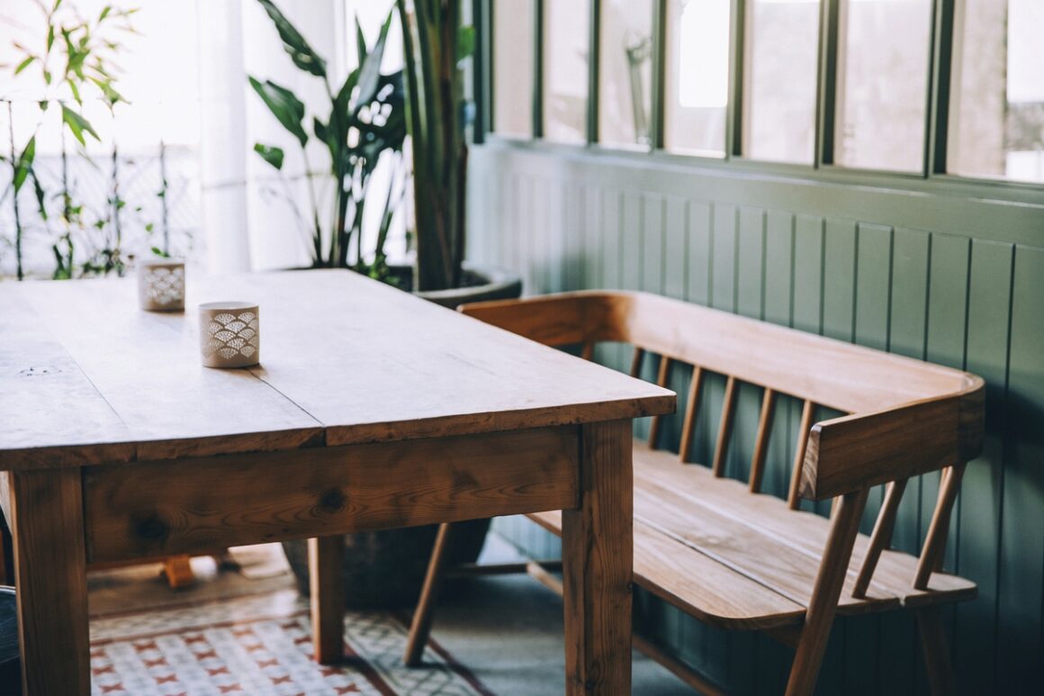 featured image - Common Mistakes to Avoid When Cleaning and Polishing Wood Furniture