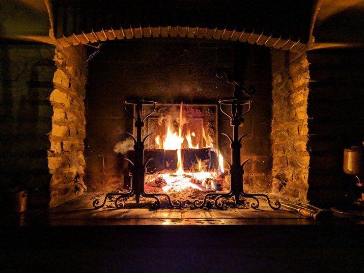 featured image - How to Choose the Right Fireplace for Your Home