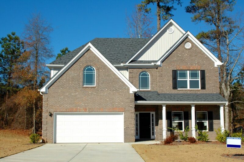 Custom Homes vs. Tract Homes image - Custom Homes vs. Tract Homes