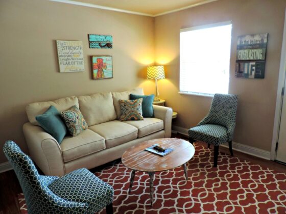 featured image - 10 Easy and Fun DIY Home Decor Ideas for Beginners